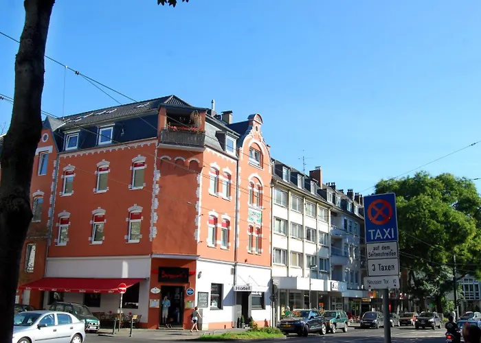 Rheinischer Hof Hotel 3*